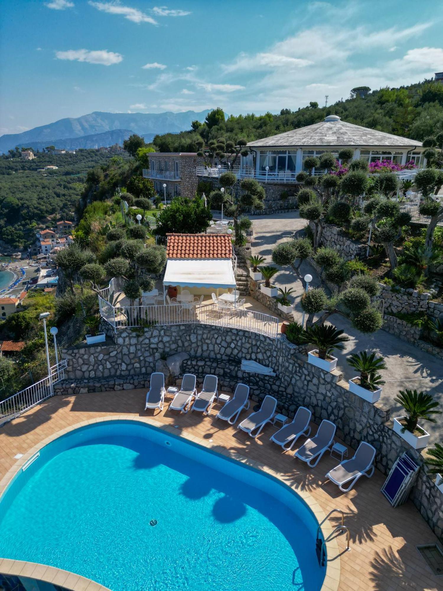 Hotel Villa Lubrense Sorrento 马萨鲁布朗斯 外观 照片