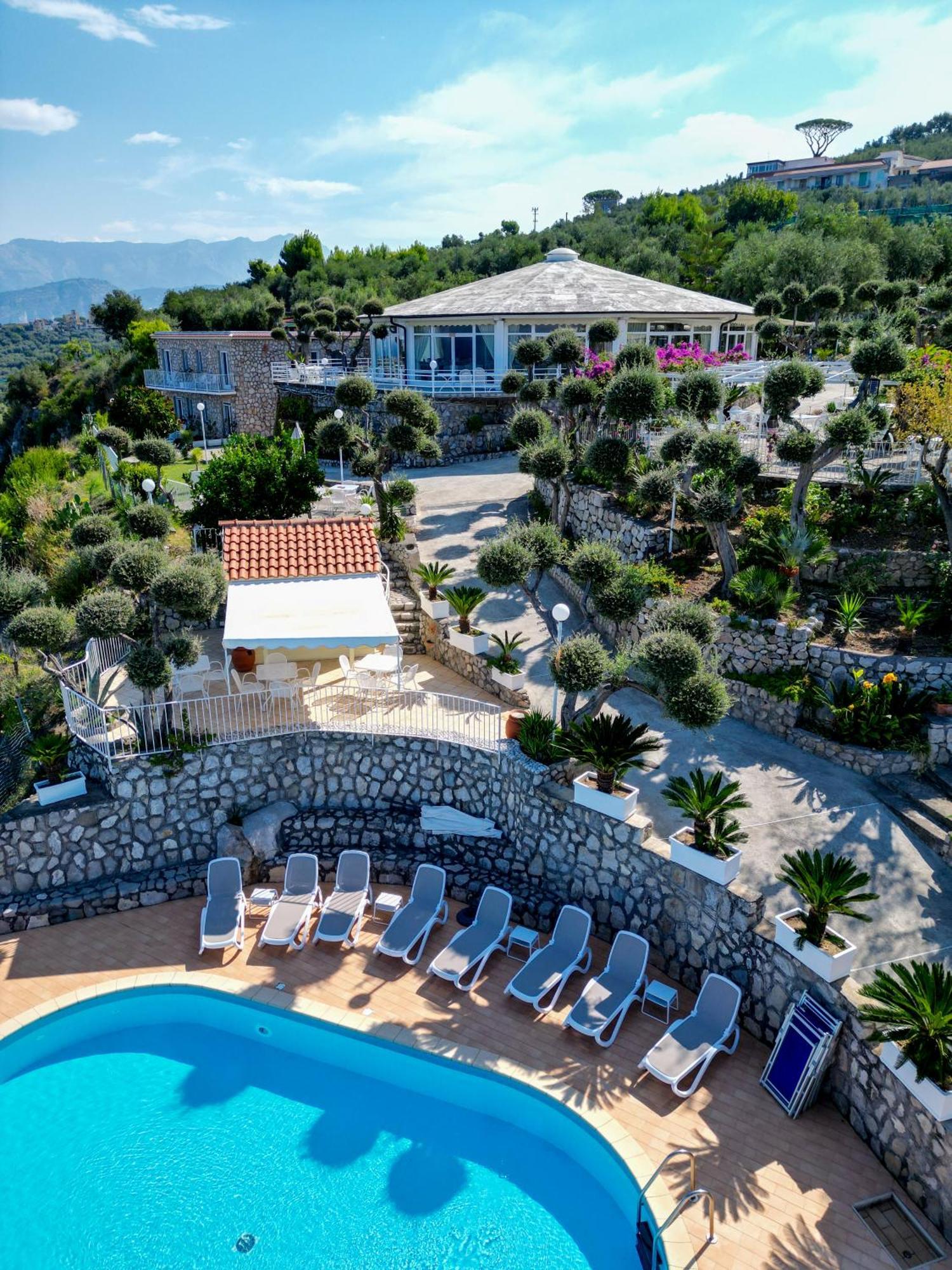 Hotel Villa Lubrense Sorrento 马萨鲁布朗斯 外观 照片