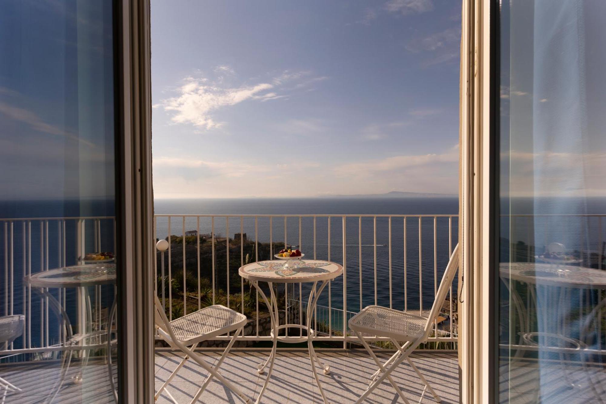 Hotel Villa Lubrense Sorrento 马萨鲁布朗斯 外观 照片